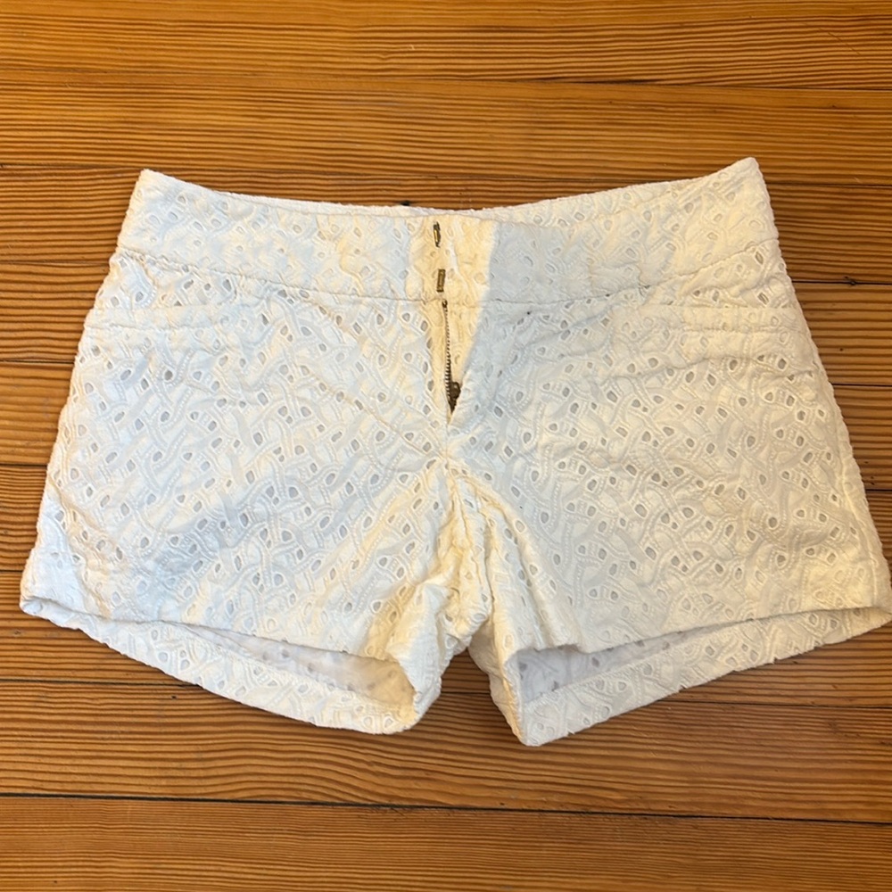 Lilly Pulitzer White Eyelet Short - Size 2 - Very Good, Used Condition